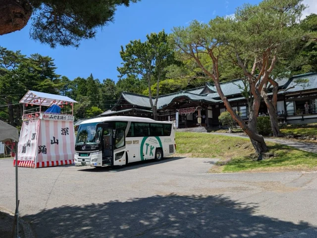 ⛩️【日光・二荒山神社】⛩️
貴重な体験をさせていただきました。
通常は立ち入ることのできない神聖な場所にも入らせていただき、
心が洗われるような時間を過ごしました。

📍二荒山神社中宮
🌉神橋も見事でした！

#二荒山神社 #神橋 #東関交通 #貸切バスの旅 #パワースポット #神聖な場所

⛩️【Nikko Futarasan Shrine】⛩️
We had a rare opportunity to enter sacred areas normally closed to the public.
A truly spiritual and refreshing experience in the heart of nature.

📍Chugu Shrine (Middle Shrine)
🌉The iconic Shinkyo Bridge was breathtaking!

#FutarasanShrine #NikkoTrip #ShinkyoBridge #TokanKotsu #CharteredBusTrip #SpiritualJourney